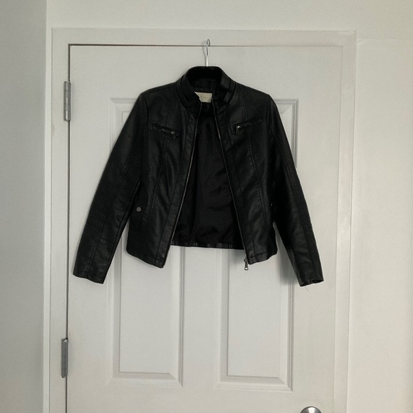 Black jacket - Picture 1 of 7